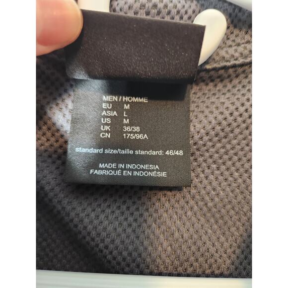 Men's Jack Wolfskin Button up in size Medium - Picture 5 of 6